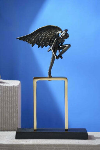 Mannelijke engel metalen sculptuur