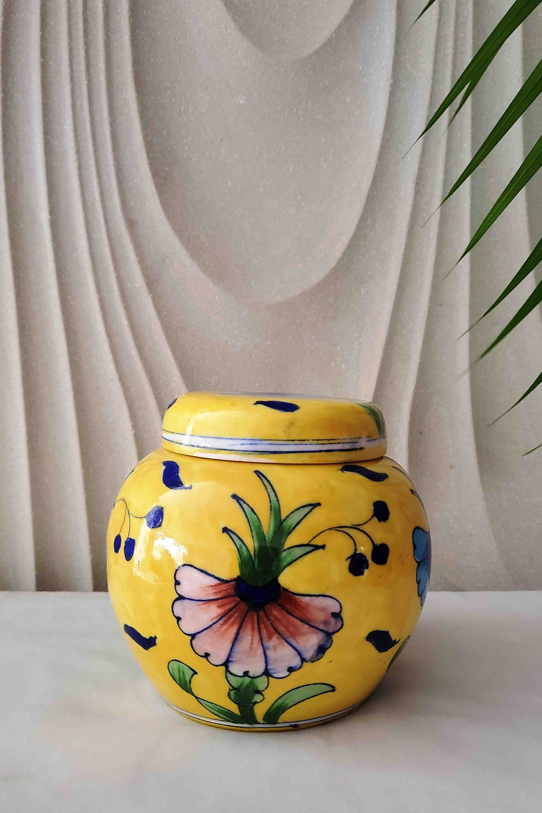 Umbre aardewerk pot